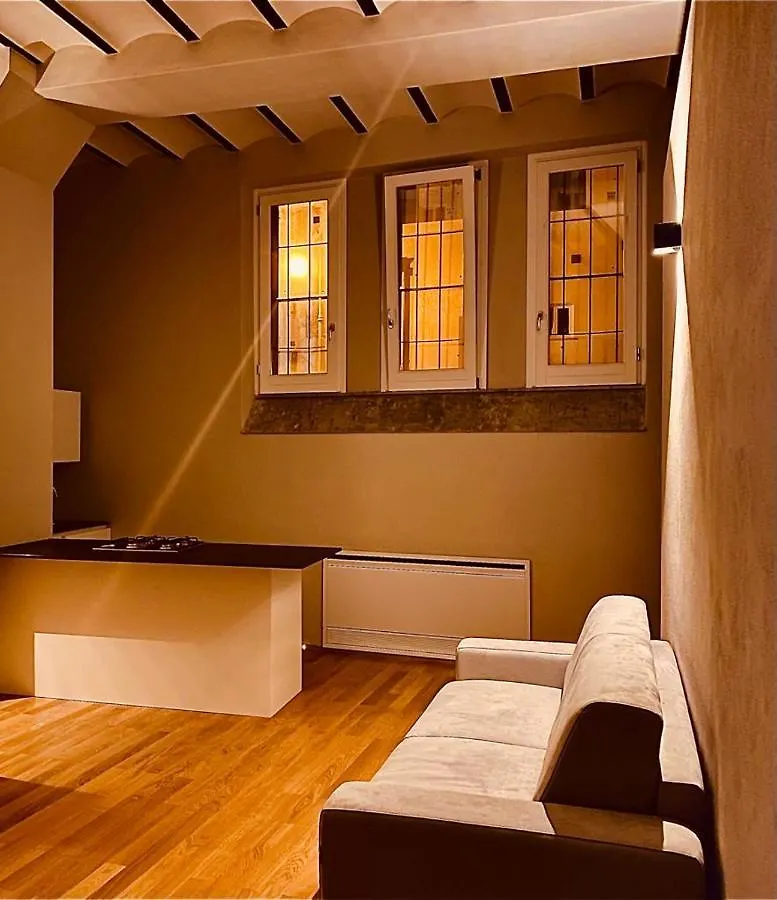 Lancia Di Barolo Suite Palermo 0*,  Itália